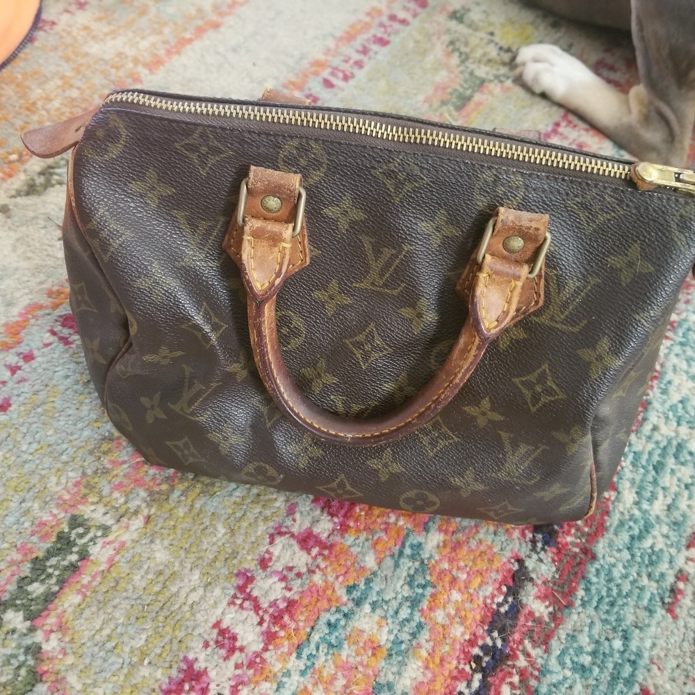 Louis Vuitton Speedy 25 *Authentic*